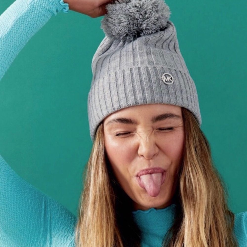 NWT Michael Kors Gray Knit Pom Pom Beanie